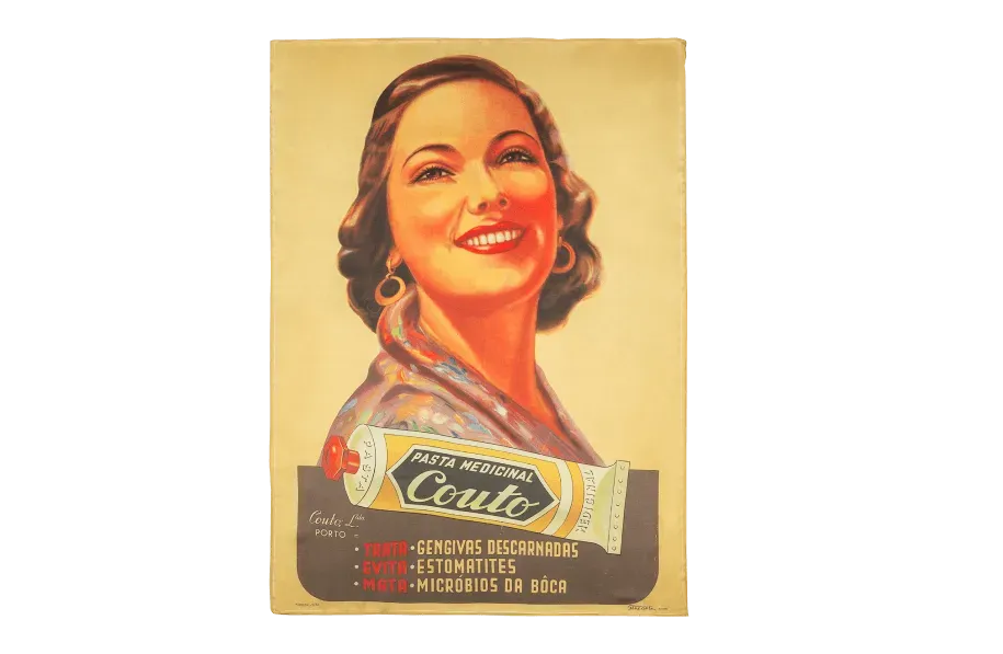 Couto Ref.1 satintørklæde 53x75 cm retro tryk