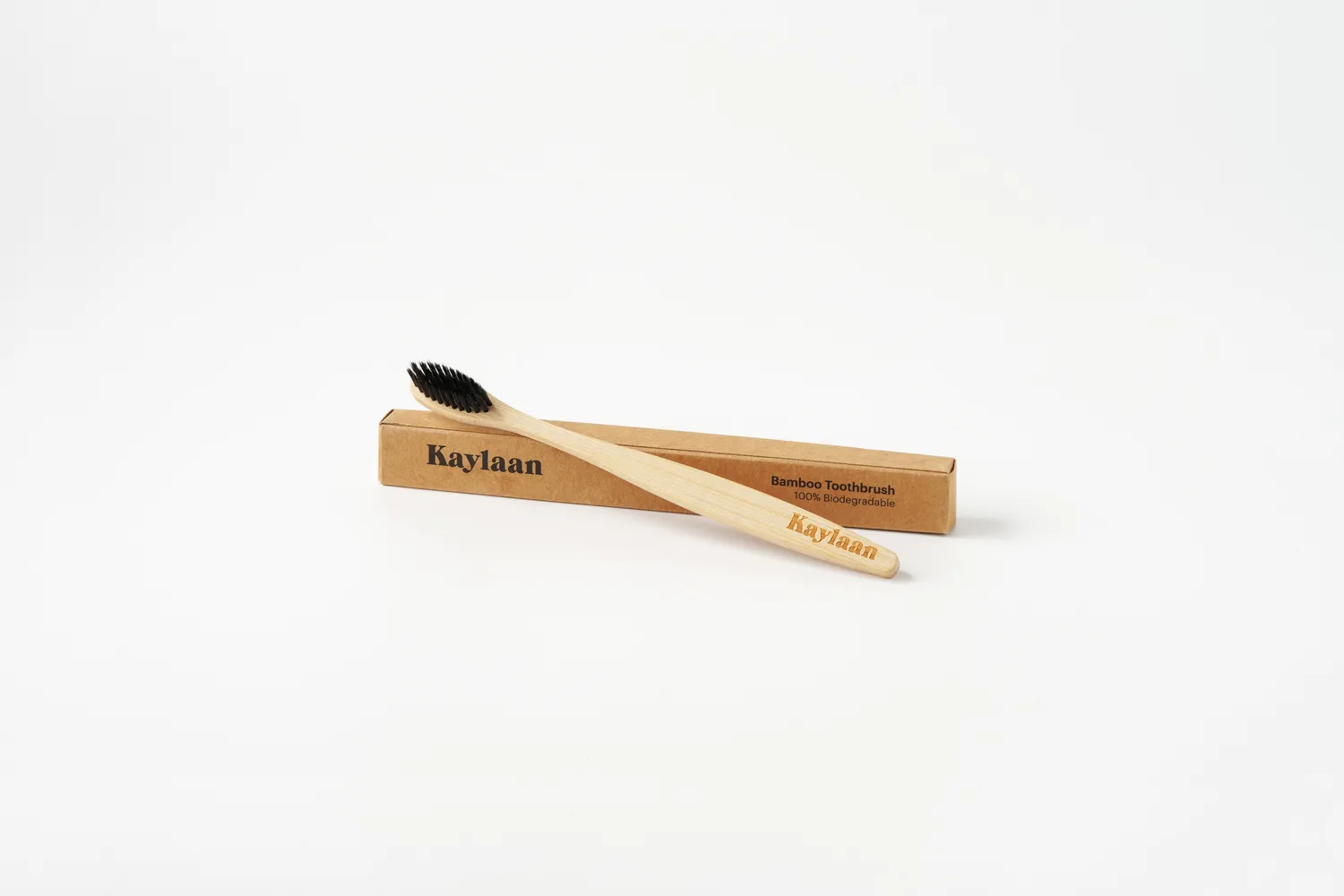 Kaylaan Organic Bamboo tandbørste 1 stk kul medium